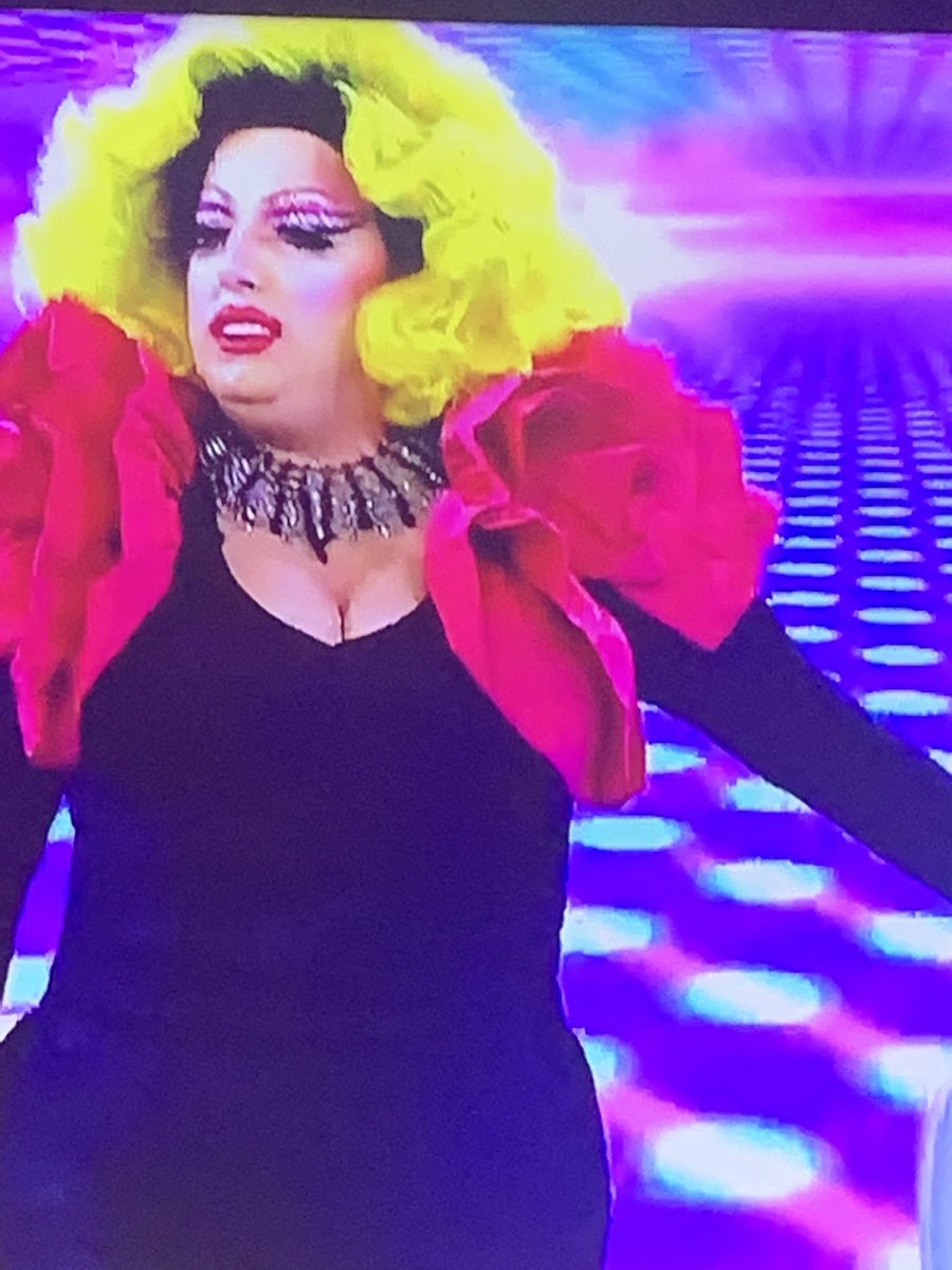 misssinopsis's tweet photo. Peroquésesto?! #Cherilyn?!? fantasía! #APOYOROCIO2M #yoveosálvame https://t.co/4GmUFZX4Fn