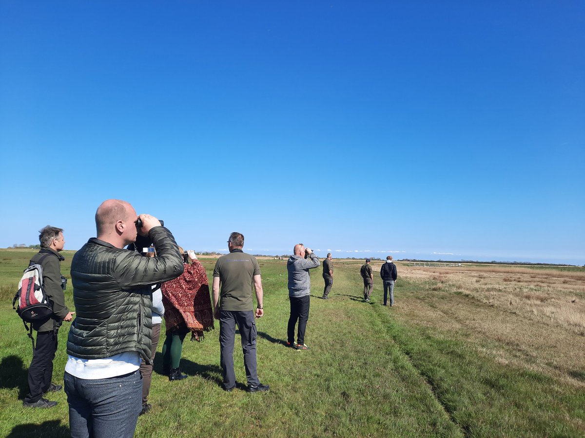 LCSEA's tweet image. Prachtige dag voor een werkbezoek van de gemeenteraad #Texel. Natuurgebied #Waalenburg en natuurcentrum De Marel laten zien. Dank voor jullie komst! @NMTexel @natuurdigitaal #goedgesprek

#vvdtexel @nickran #hartvoortexel @de_wethouder @CDATEXEL @pvdatexel #texelsbelang