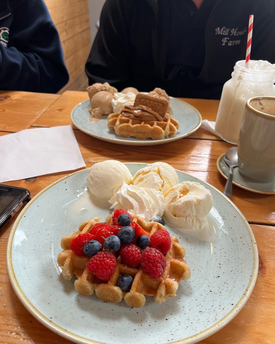Mill House Farm Pods (@millhousepods) on Twitter photo What a way to spend your bank holiday <a href="/WallingsIce/">Wallings Ice Cream</a> just 5 minutes drive from <a href="/Millhousepods/">Mill House Farm Pods</a> delicious ice creams and desserts for all What a way to spend your bank holiday <a href="/WallingsIce/">Wallings Ice Cream</a> just 5 minutes drive from <a href="/Millhousepods/">Mill House Farm Pods</a> delicious ice creams and desserts for all