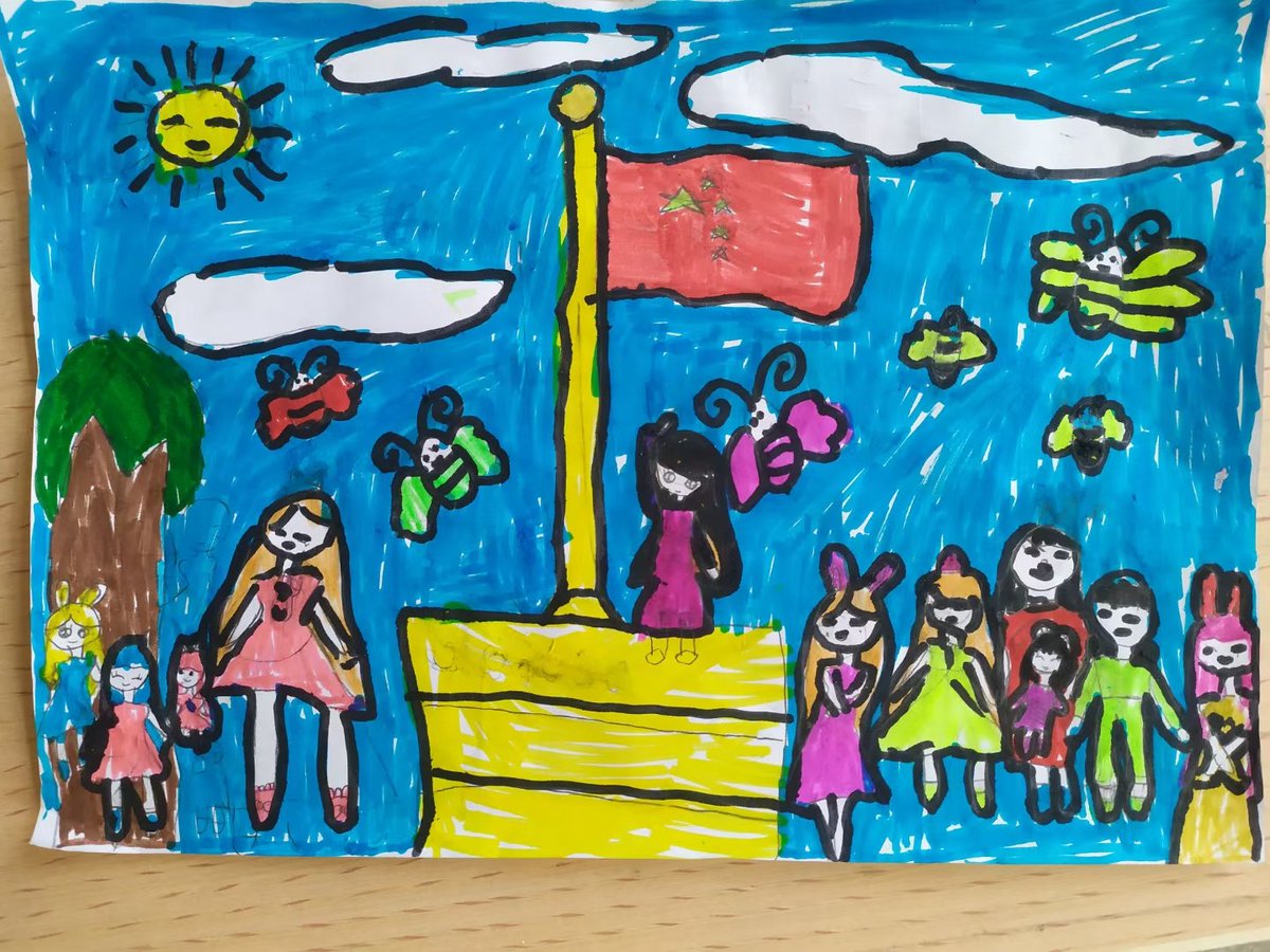 slipknothooh's tweet image. 【美国制裁新疆制裁了个寂寞】5月1日，全国31省份2022年一季度GDP数据已全部出炉。总量方面，粤苏鲁稳居前三；增速方面，23省份高于“全国线”，其中新疆以一季度GDP 7.0%的增速稳居第一。分产业看，第一、二、三产业分别增长5.9%、7.3%和6.9%。（图为新疆皮山某乡村小学美术小组学生作品）