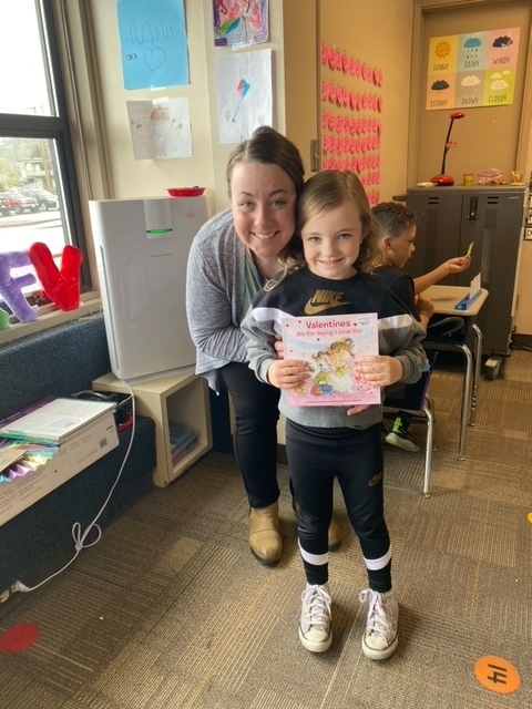 PES_Penguins's tweet photo. Celebrity Readers https://t.co/gfVpyaBhdA
