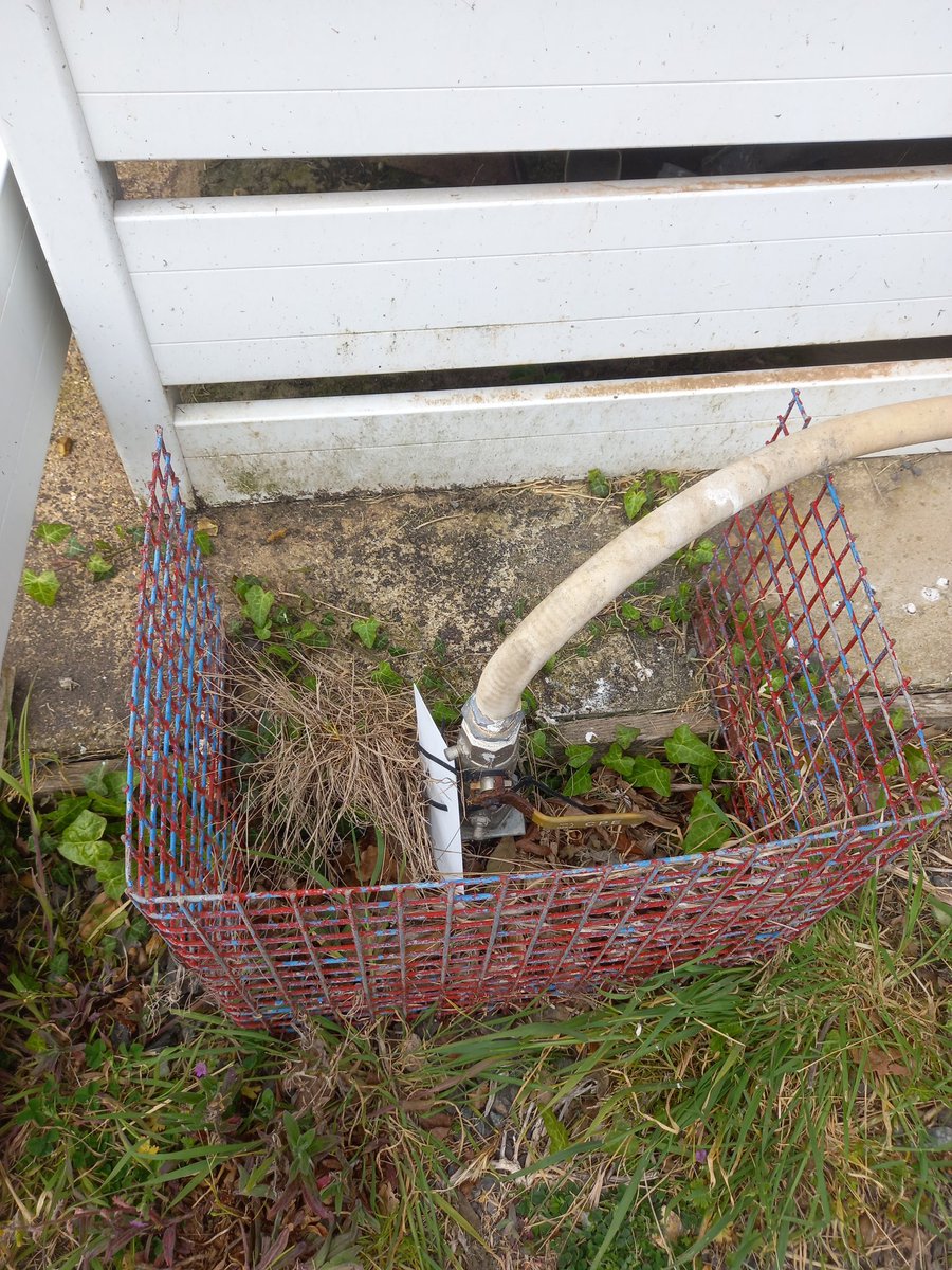 jbrister75's tweet image. 2/2 and the alarm had been cut off the tank.
God knows how much this is going to cost us to replace and if we do will they just come back again to help themselves.