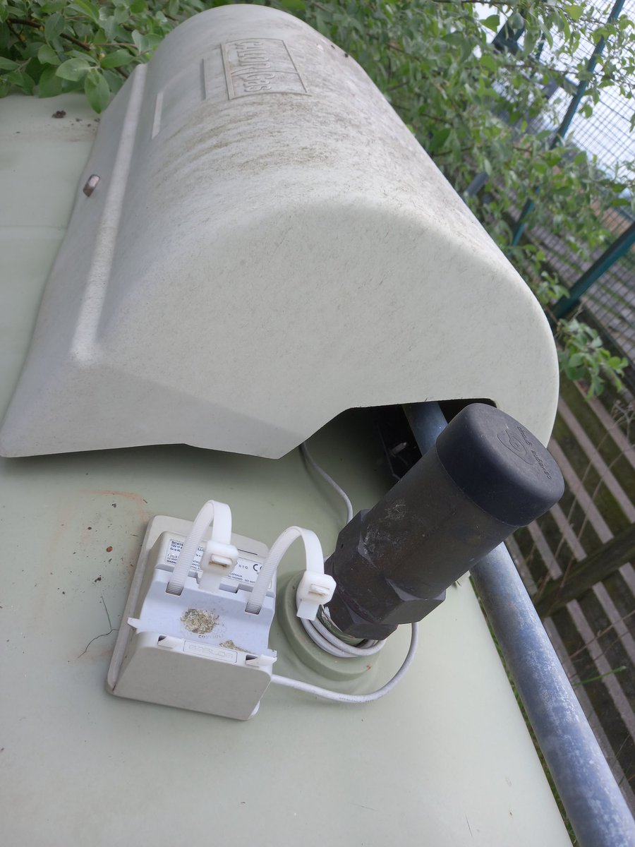 jbrister75's tweet image. 2/2 and the alarm had been cut off the tank.
God knows how much this is going to cost us to replace and if we do will they just come back again to help themselves.