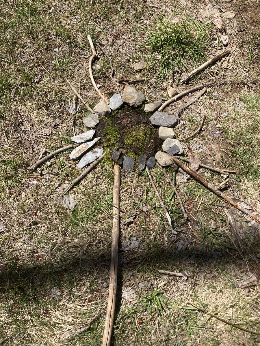 Grade6R's tweet photo. Time outside creating Andy Goldsworthy art pieces https://t.co/eaT8DsovzW