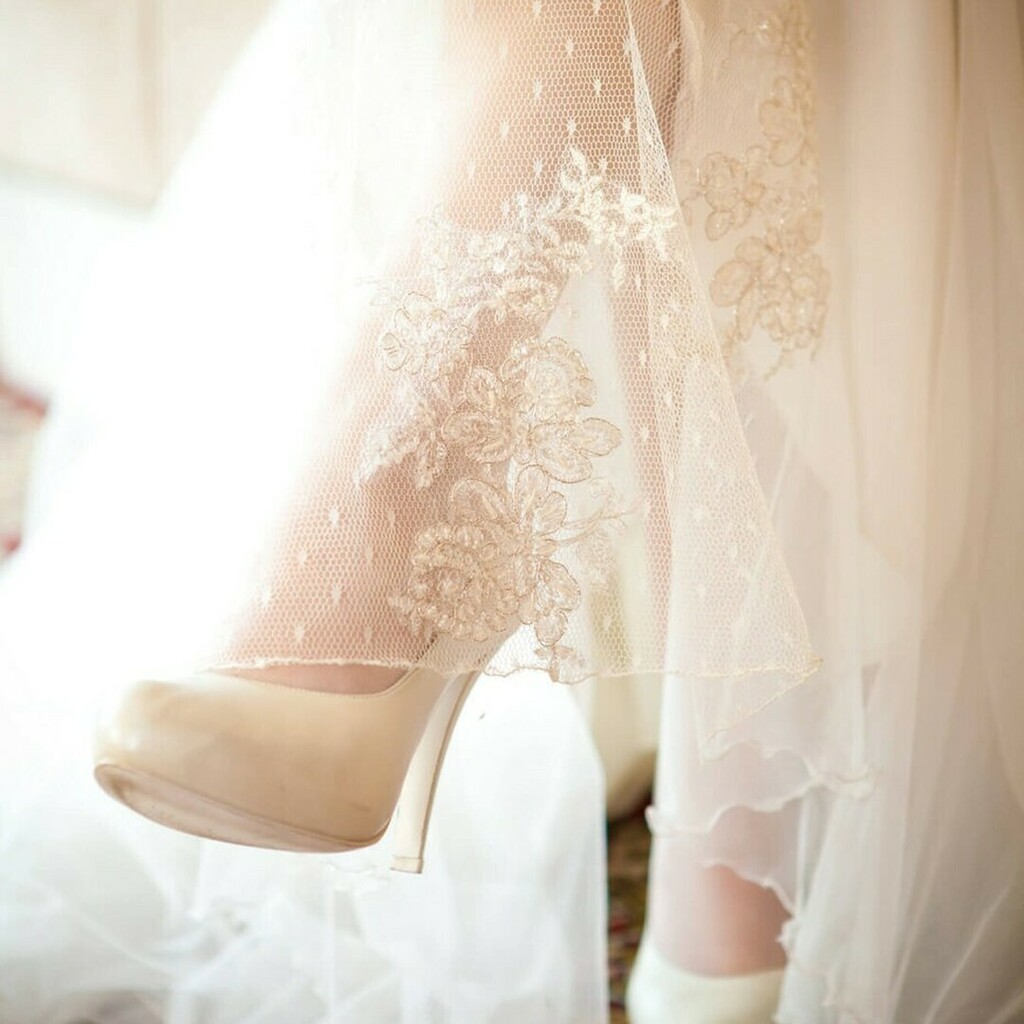 Brautschuhversteigerung bei eurer Hochzeit

Die Brautschuhversteigerung ist einer der Bräuche, der die Haushaltskasse des Brautpaares etwas aufstocken soll.

Den Link findet ihr in unserer Bio.

#heiraten #brautschuhversteigerung #brauch