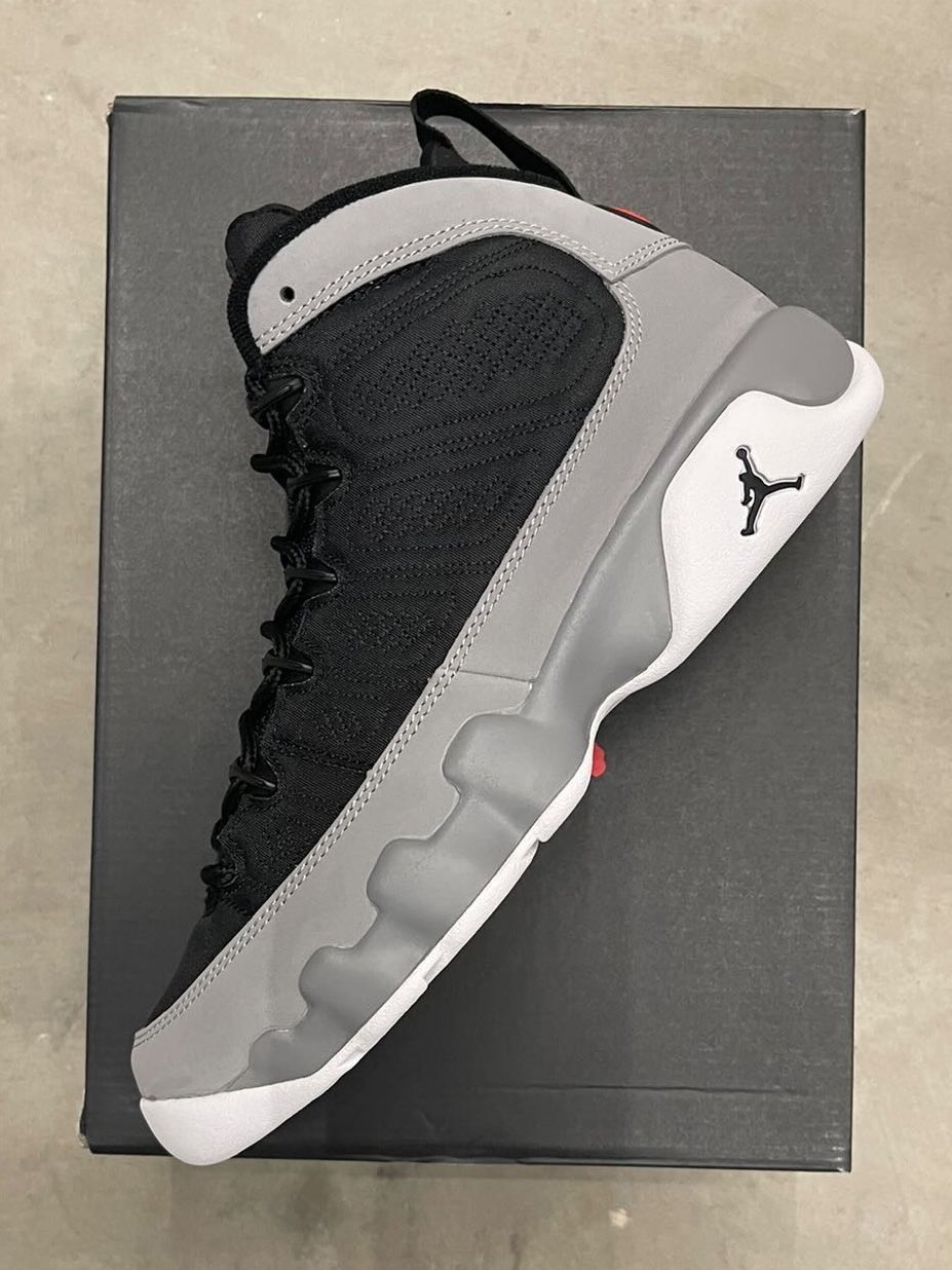 zSneakerHeadz on Twitter: "#ParticleGrey Air Jordan 9 expected to release 20th. https://t.co/HFZnPCpXMt" / Twitter
