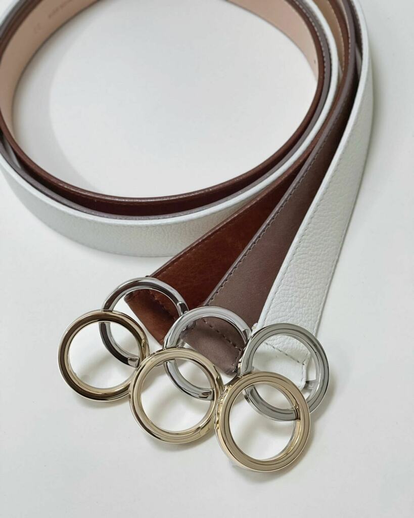 The Otir belt features a distinct double buckle in mixed metals. Add a finishing touch to your favorite looks. ✨

#BRAVELeather #accessories