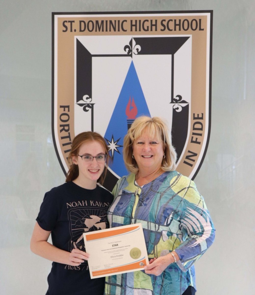 Congratulations to Olivia Knobbe, who was awarded the P.E.O Star Scholarship! This scholarship is awarded to a high school senior who has excelled academically, in extra curricular activities and in community service.  Thank you, Cheri Joyce for presenting this award!
