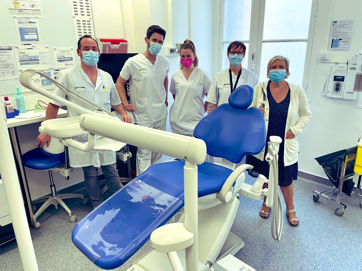 NicolasTachon's tweet photo. [#URGENCES] 
#Ouverture ce soir des urgences bucco-dentaires de nuit sur #SaintAndré @CHUBordeaux

#Merci à la première équipe de garde mobilisée cette nuit pour le lancement de cette #nouvelle #offre de #soins en #Gironde 🙏👏

Toutes les équipes du site sont aussi mobilisées 🙏 https://t.co/CRLB3vyOeA