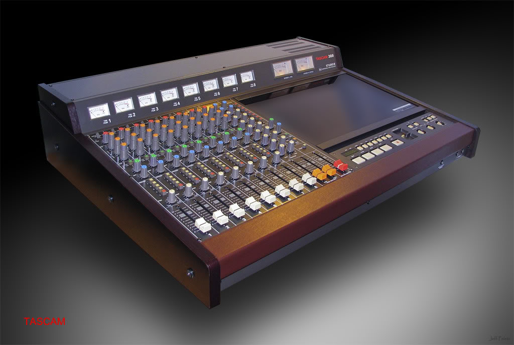 Early Rocketship was recorded on a Tascam 388 reel-to-reel 8-track, depicted here on this random-guy-in-the-burrito-shop's shirt (advertising a band; see 2nd photo).
I easily recognized my old machine from across the room and respective burritos.patreon.com/posts/388-char…