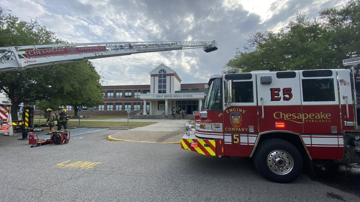 UPDATE: Great Bridge Middle students move to virtual learning for remainder of week after fire damages areas of school https://t.co/5Le3wrEt3l https://t.co/kgU6gwvqQD