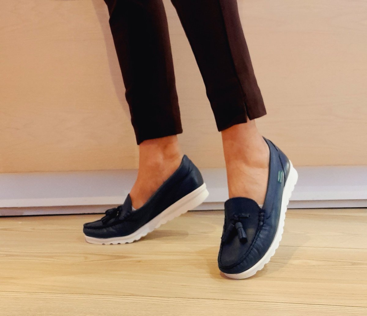 C/Villarroel, 231
calzadosaludable.com 
#zapato #zapatilla #deportivo #sandalia #zueco #Villarroel231 #calzadosaludable