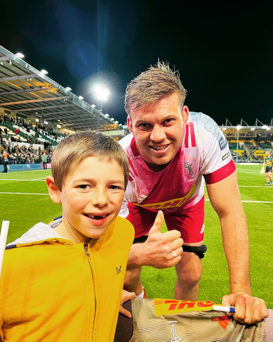 @Harlequins My son was so grateful to @lewies4 - thank you, Stephan - good luck for the rest of the season, bring it home again!