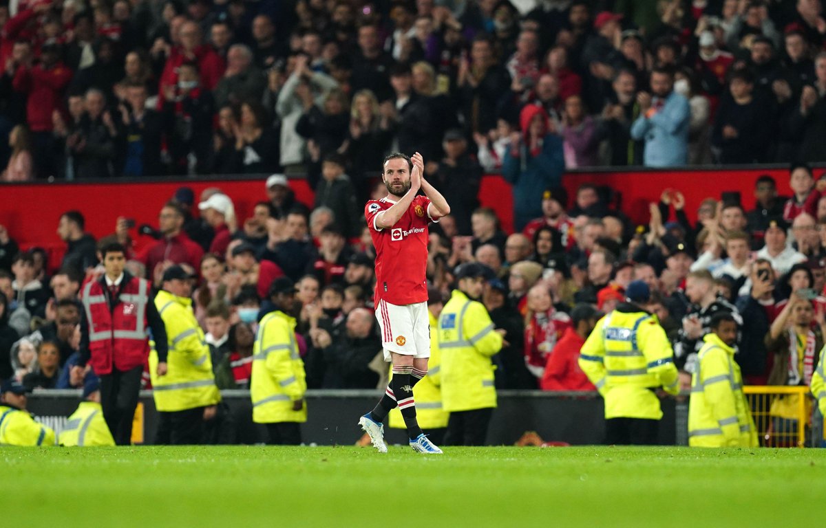 Nemanja Matić and Juan Mata say goodbye to Old Trafford for the very last time 👋❤️