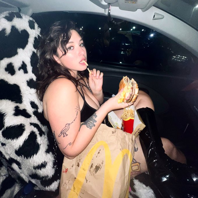 Also posting this here because it&rsquo;s just a great photo https://t.co/rhE7oqhDbX