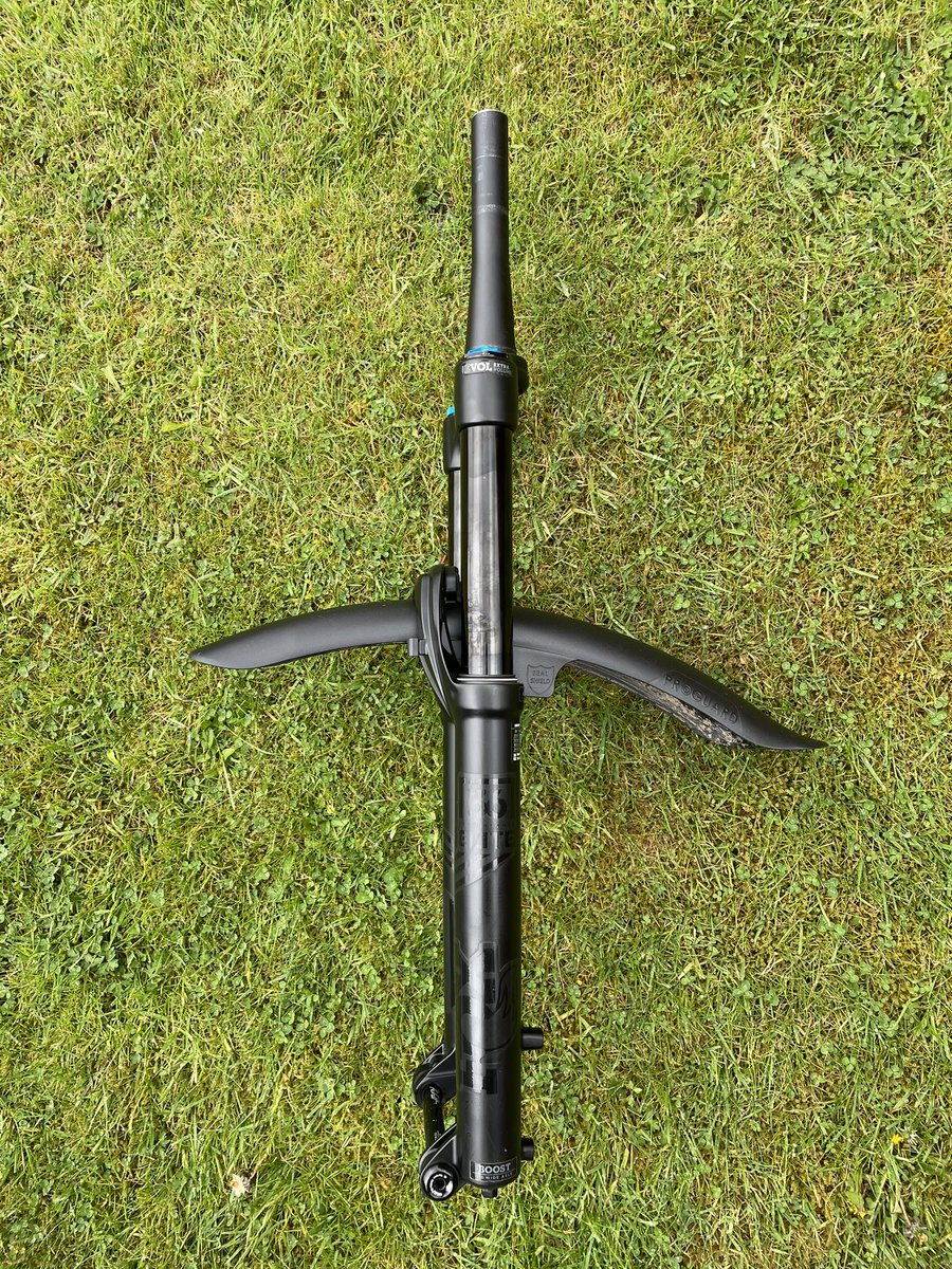 kevdavies63's tweet photo. I’ve a set of fox 36 performance elite 160mm forks for sale. Very very good condition. Comes as pictured, £500 https://t.co/oL5oXViKcr #stuffforsale #fox #foxsuspension #absolutmtb1 #ukmtbchat https://t.co/k80oDuLqni