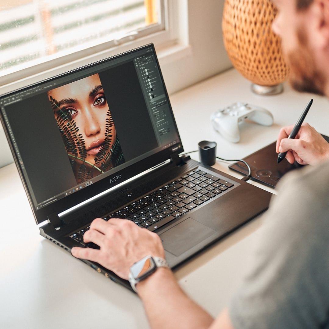 ¿Sabías que Wacom Intuos Pro puedes simular el pintar con un pincel en óleo pues cuenta con reconocimiento de inclinación natural? 🎨🖌
¡Comprueba su eficiencia y dile #AdiosAlMouse! 🖱 #wacom #wacomintuospro. #dibujodigital #pintura #artedigital #pentablet #tableta
