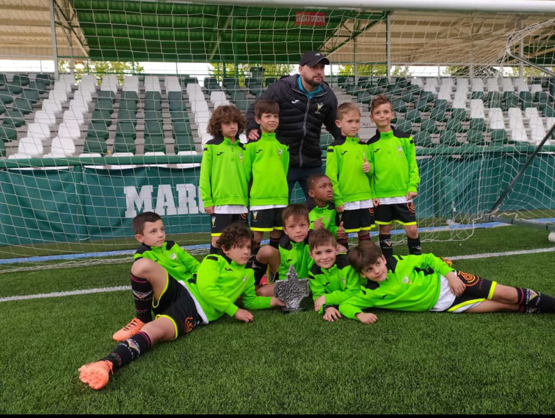 CANTERA | El Prebenjamín A quedó segundo clasificado del XXVI Torneo Nacional de Fútbol Base del <a href="/CD_El_Alamo/">Club Deportivo El Álamo</a> al perder en la final con el <a href="/AtletiAcademia/">Atleti Academia</a> 

¡Qué gran torneo habéis hecho chicos! 😍🤍💚

#SoydelaEscuela #VamosEscuela