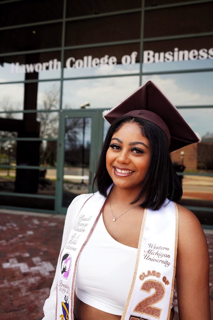 _RaysOfSun's tweet photo. “Knowledge is Power” - my Dad ❤️‍🔥

On April 30th, 2022 I graduated from Western Michigan University with my Bachelors degree in Public Relations and a minor in Marketing.

OH, and did I mention I’m First-Gen?? The FIRST to do it…&amp; I FINALLY DID IT 🍾🥹 

Randi Winters, B.A. 🥳 https://t.co/i6LaFMe1sQ