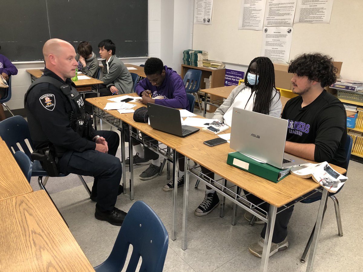 WECDSB's tweet photo. A great visit to @AssumptionH today by our community resource officers from the @WindsorPolice Service. Wonderful to have them back in our schools! https://t.co/4sznloapMP