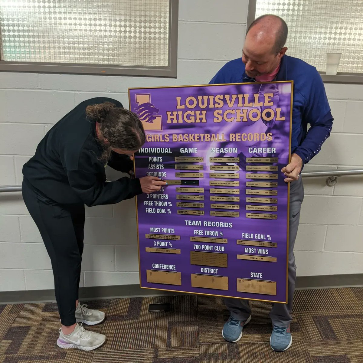 Congrats to Ella Johnson for breaking the record for blocks in a game with 6!

 #LouisvilleLions 
#CementCity 
#PurplePride