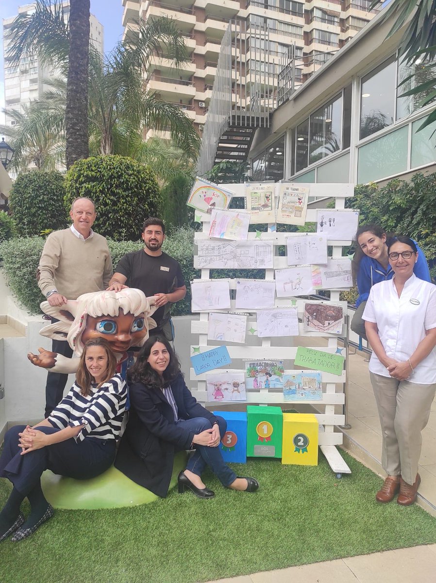 Aidaferrialos's tweet photo. Celebrado nuestro primer concurso #DiaDelTrabajador en @_SolPelicanos. Dónde trabaja mama o papa? Todo un reto para los peques de la casa. Gracias por vuestra participación, sois todos ganadores @MeliaCareers @MeliaHotelsInt https://t.co/gSdN393VhB