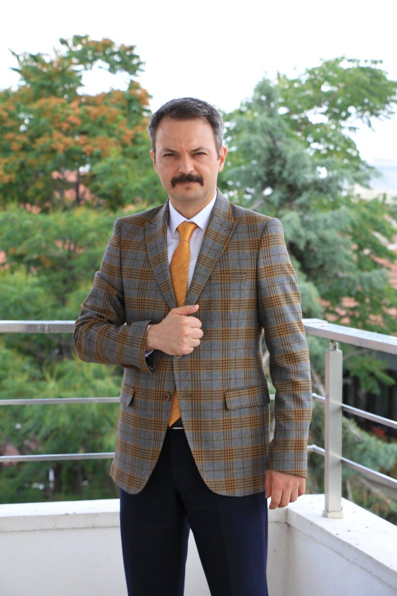 Cân bula cânânını
Bayrâm o bayrâm ola
Kul bula sultânını
Bayrâm o bayrâm ola

Hüzn ü keder def' ola
Dilde hicâb ref' ola
Cümle günâh af ola
Bayrâm o bayrâm ola

Alvarlı Efe

#RamazanBayramı #Bayram #MübarekOlsun #Ankara #Erzurum