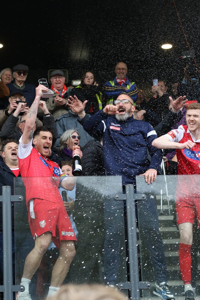 MightyPhotos's tweet photo. @safc 🍾 https://t.co/RIVlnAMpHa