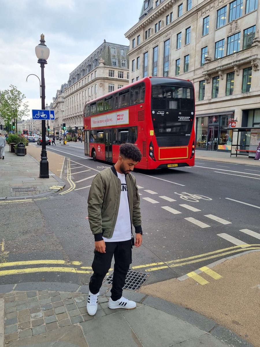 khallid_ii's tweet image. EID MUBARAK 🌙🤎