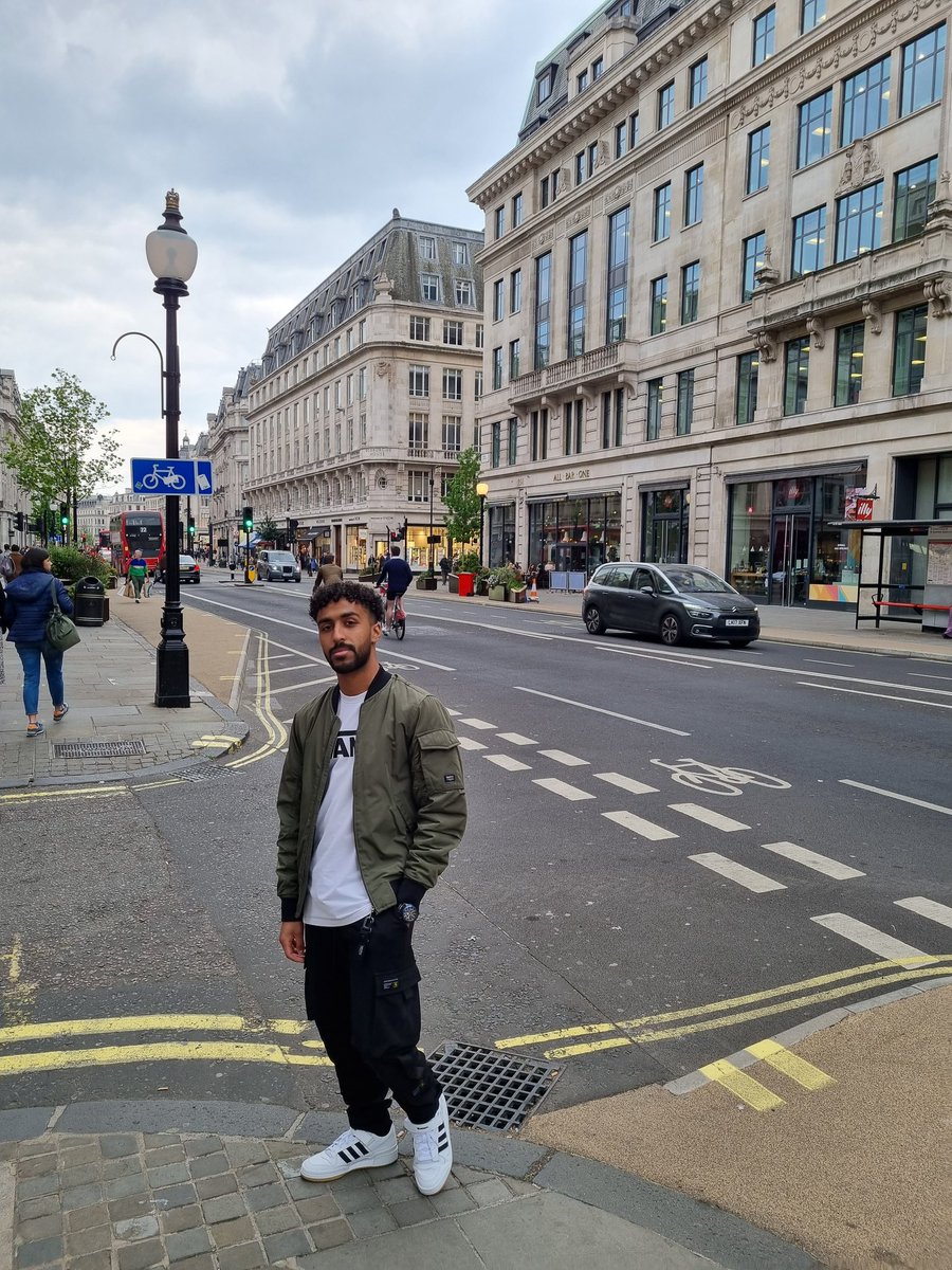 khallid_ii's tweet image. EID MUBARAK 🌙🤎