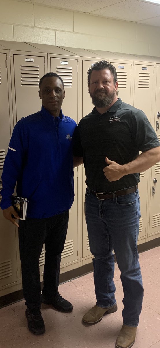 Big shout out to <a href="/CoachKSHAVER/">Kendrick Shaver</a> with <a href="/TulsaFootball/">Tulsa Football</a> stopping by to check on our <a href="/pocola_football/">Pocola Football</a>    players!!! <a href="/BRocheSports/">Bryant Roche</a> <a href="/TFirme/">Tom Firme</a> @Buck_SBLiveOkla @radiojustinp <a href="/PrepRedzoneOK/">Prep Redzone Oklahoma</a> <a href="/aj_lyons2/">Aj Lyons-jerrell Jr</a> @Kotah_14 <a href="/KolbyMasterson/">Kolby Masterson</a> 

#INDIANPRIDE
#REIGNCANE