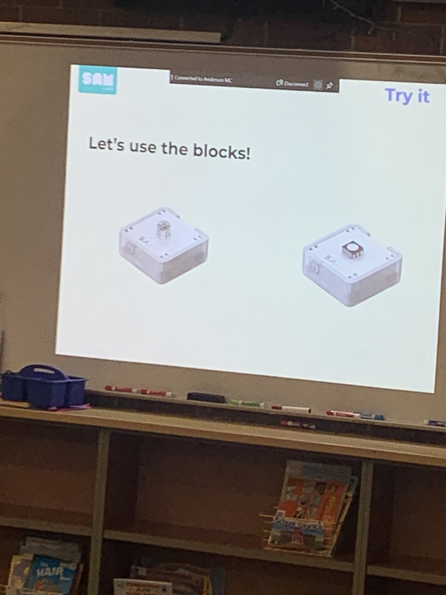cconners07's tweet image. Intro lesson to #coding with @SAMLabs this morning. 1st Gr Sts exploring light sensors &amp;amp; rgb led blocks to get started. #weLearnVPS