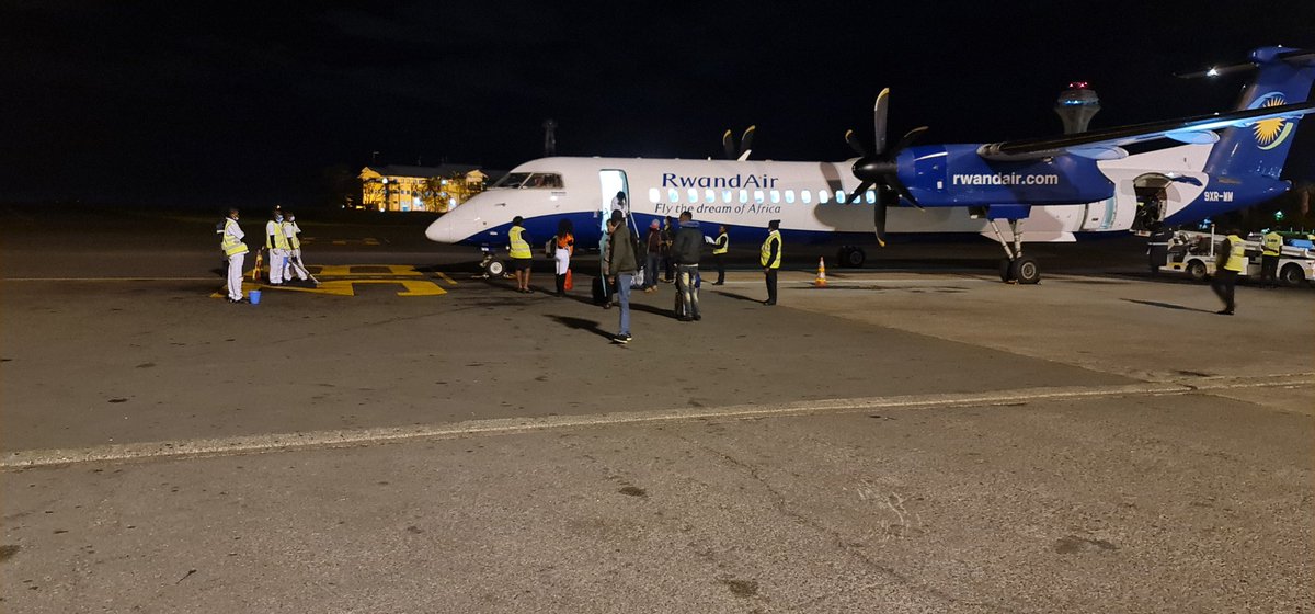Rwagasani's tweet photo. All passengers on Board of Rwandair WB 402 Bombardier @FlyRwandAir this evening KGL to NBO, appreciated the Captain David for his professional and safe piloting and care of Cabinet Crew @YvonneMakolo
Big up #WBTeam https://t.co/80qZYC433T