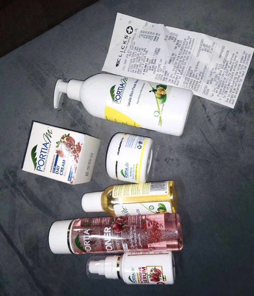 PortiaM_Skin's tweet photo. Show Off your Portia M products under this post🎉💫
#ShowOffPortiaMProducts
#PurchaseStopper
#Moreki
https://t.co/qHZhwHbIgO https://t.co/P5JE25FzjF
