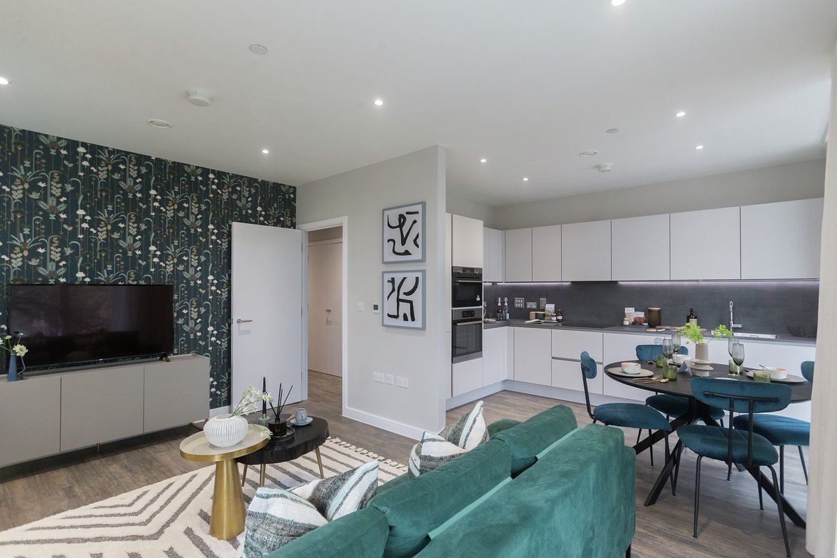 Countryside_PS's tweet photo. Move into your #newhome this summer at Quartet, our popular development in #ClaptonCommon. Our new release of homes are available with #HelptoBuy and prices start from £390,000 - don’t miss your final chance to secure your #dreamhome here. https://t.co/ZOQUYHFeMn https://t.co/f1pLAiR5vW