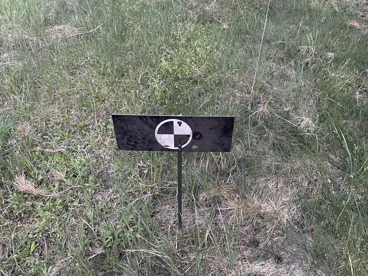 Beziehen des Raumes, Ausschildern, Tarnen- der TVP MVG ist einsatzbereit!
<a href="/1Panzerdivision/">1.Panzerdivision</a> <a href="/Deutsches_Heer/">Heer</a> <a href="/BMVg_Bundeswehr/">Verteidigungsministerium</a> <a href="/bundeswehrInfo/">Bundeswehr</a> #VersBtl141 #Bundeswehr