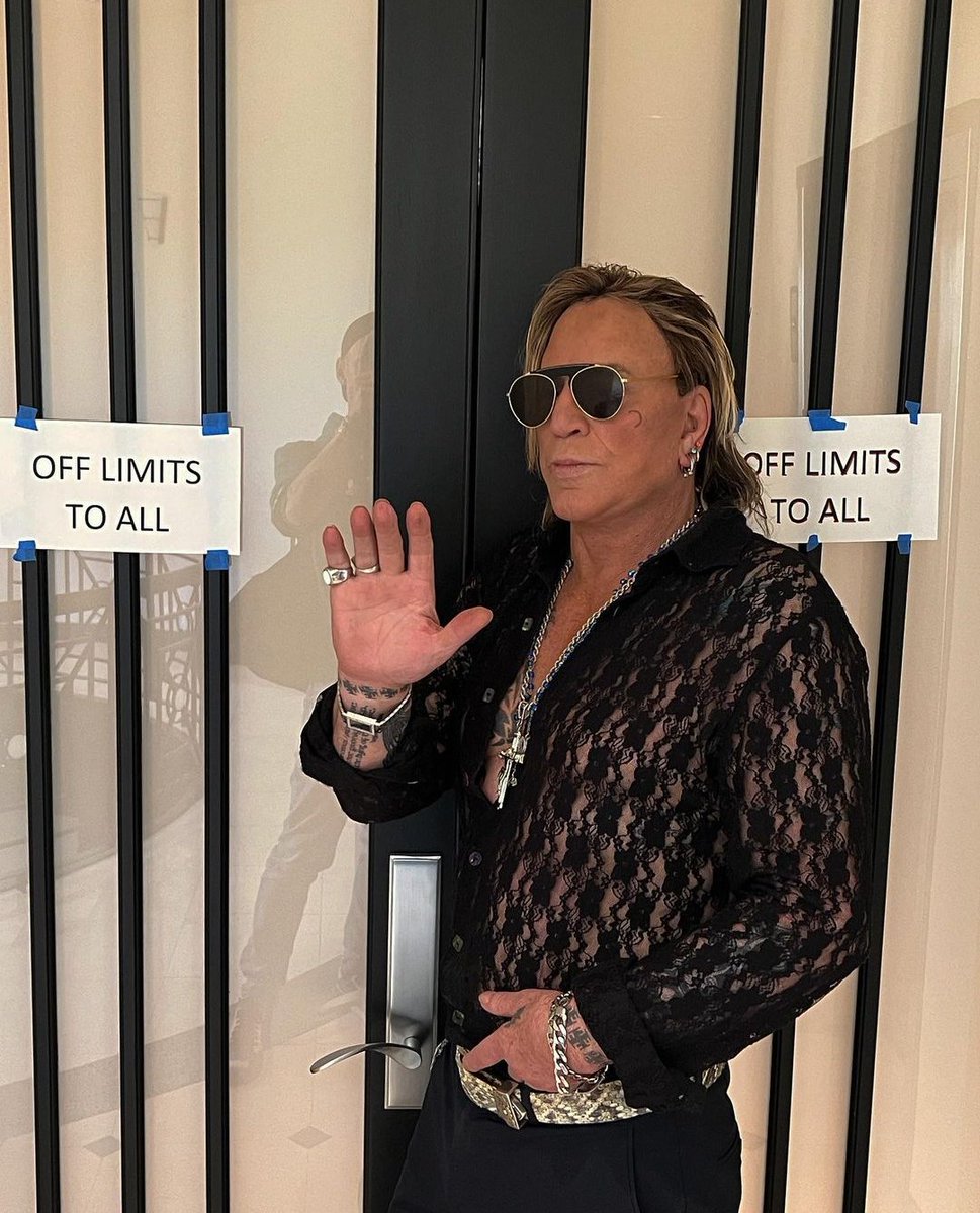 MICKEY ROURKE tweet media