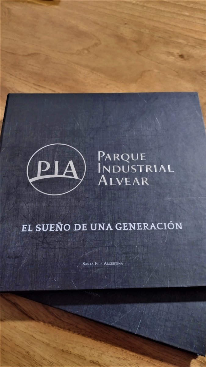 El 29/4 presentamos el libro “Parque Industrial Alvear. El sueño de una generación", en nuestro auditorio con más de 80 asistentes.

El libro, de 132 páginas, relata la historia del Parque Industrial Alvear, desde los inicios del proyecto, en 1968, hasta nuestros días.