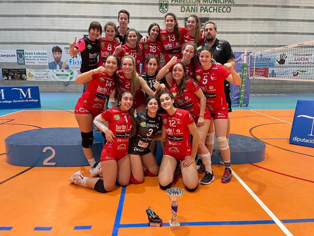 EsquimoCantera's tweet photo. ✨✨CAMPEONAS!! ✨✨🥇 Enorme Cpto. de  ANDALUCÍA Junior Fem. 🇳🇬 Gran victoria en la final ante @CD_AVG2008 . #SomosVoleibol #Esquimo #40añosVoleibol #DosHermanas #EsquimoAvanza #Voleibol https://t.co/TNUy3gpIPD