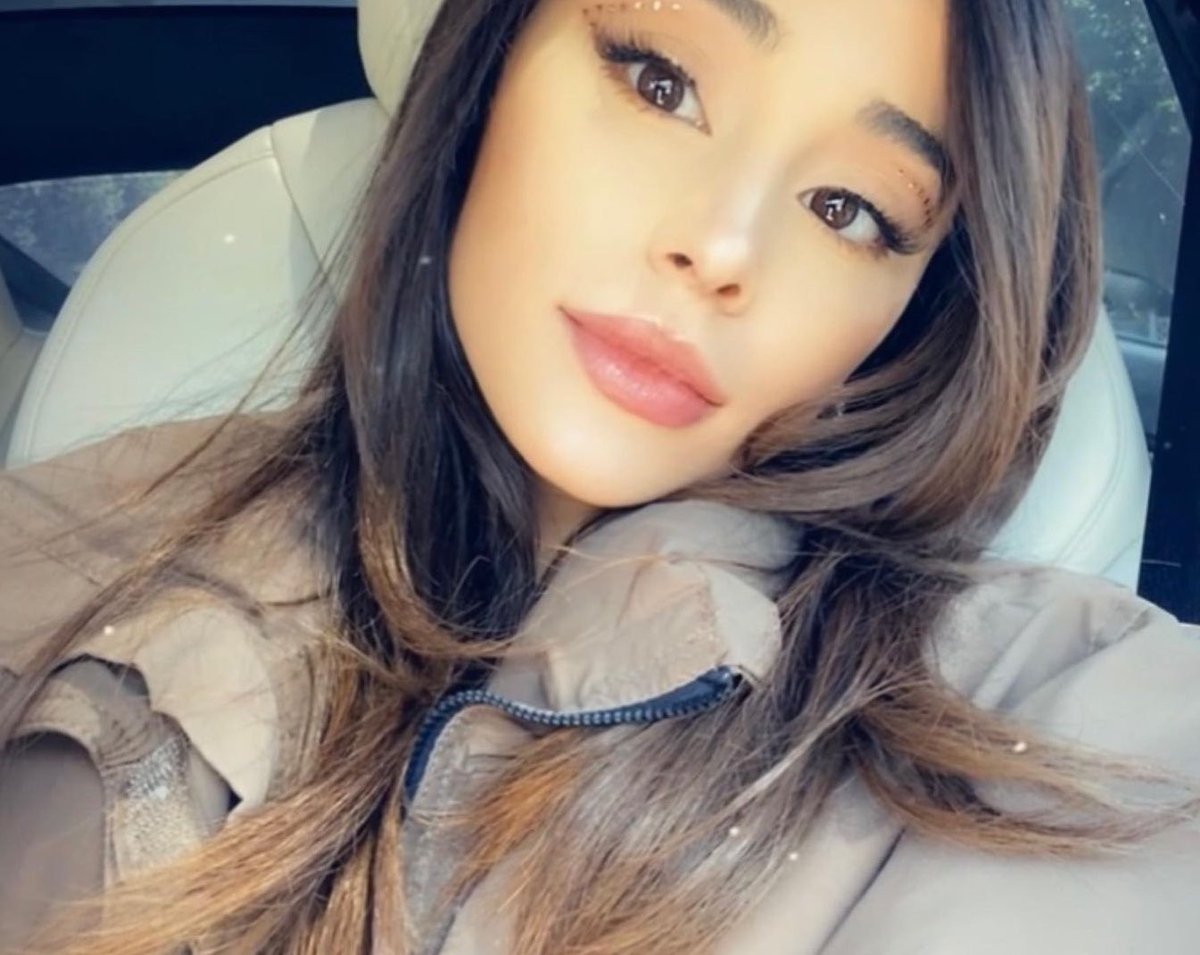 AGrande_ARG's tweet photo. ARIANA GRANDE https://t.co/4RAlbcwqV8