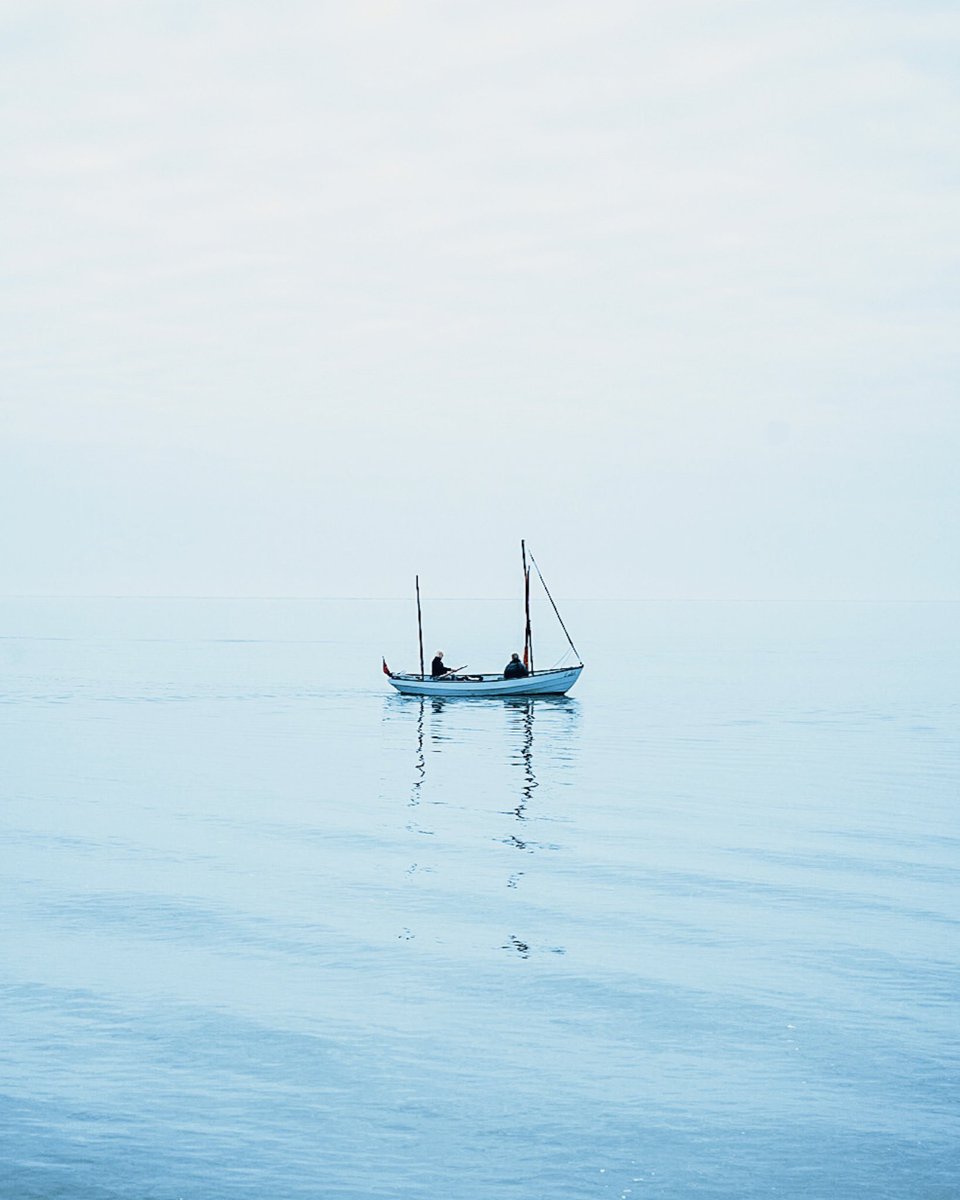 nataliejerasmus's tweet photo. “…the sweet love between the moon and the deep blue sea…” 💙 #Norfolk

#UKShooters #UK #London #England #Photography #UKShots #Nature #UKPotd #WellsNextTheSea #Suffolk #Spring #Love #Sunrise 
#Britain #Reflection #LandscapePhotography #Ocean #Beach #Travel #SonyUK #YourBritain https://t.co/khTBO6MnYd