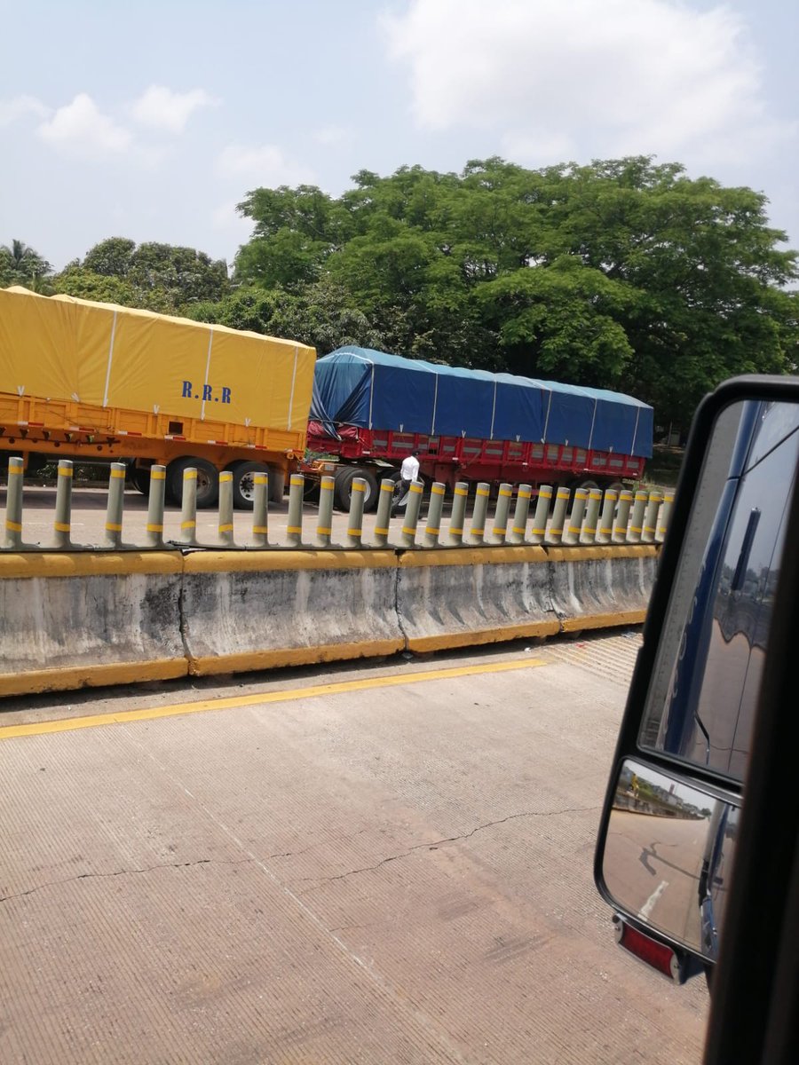 Thermokineros's tweet photo. Tómenlo en cuenta ‼️ ↙️ 👇
Buen tarde hay pasando el 5 de pesos y dimensiones laborando en la #casate del #Duvalin de sur a norte hay pa q le chequen @Kikooman83 @PuCkett_39 @Titanes57Ofic @AgustinaLaraal1 @RousCarrillo6 @GalyRous @EstafetaRastreo
aporte: @RubenDashCastro https://t.co/GVLCMFuhAV