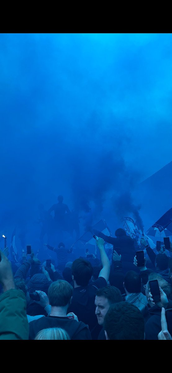 NatalieeDyer's tweet photo. Yesterday was special💙 https://t.co/bdJItEcZ5R