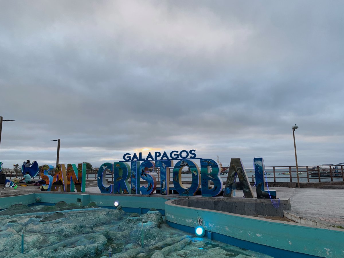 BitacoraEc's tweet photo. El sector pesquero de #Galapagos dialoga hoy con refuerzos @gabrielacruzs estará con @Ambiente_Ec @parquegalapagos en San Cristóbal

Las demandas son una reedición de los pedidos del 2000: uso del palangre, repoblar pepinos de mar, reciclaje de motores, pesca vivencial...
Hilo: https://t.co/gnDPIKoJTg