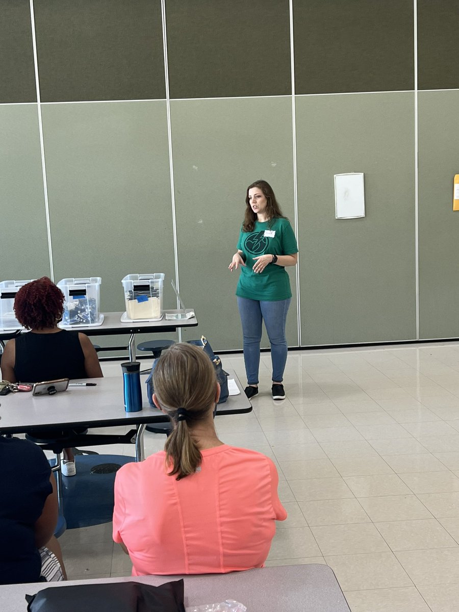WWFMagnet's tweet photo. Activate Good and their Volunteers helping to celebrate @WildwoodForest  staff!!! Thank You for your help @activategood #TeacherAppreciationWeek https://t.co/kjk4IUa6wR