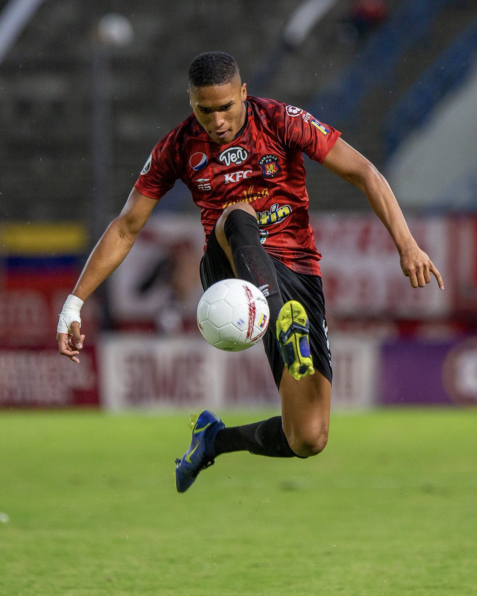 Caracas_FC's tweet image. 𝘾𝙡𝙖𝙨𝙨 ✨😮‍💨

🔛 @Saul_guarirapa9