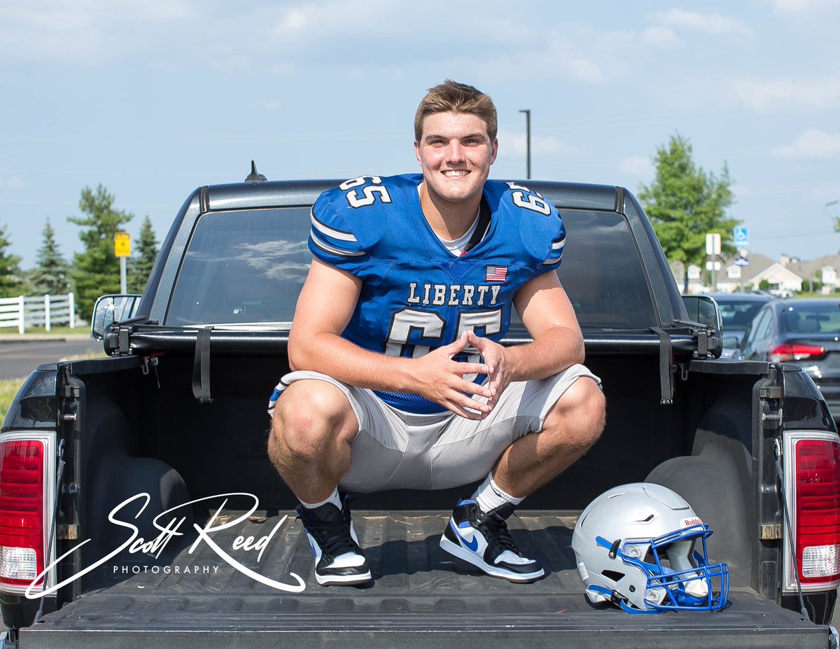 SR_Photog_Guy's tweet photo. Shout out to JUNIORS & soon to be Seniors #Fall_2023
Don’t wait to arrange those fall senior pictures 🙌 already booking
Packages available athletes!
Parents email concerning packages! #SportsFriendly #Photog #LetzGo #Neers #Braves #Patriots #Bears #Warhawks #Stallions https://t.co/5tSQJ877aP