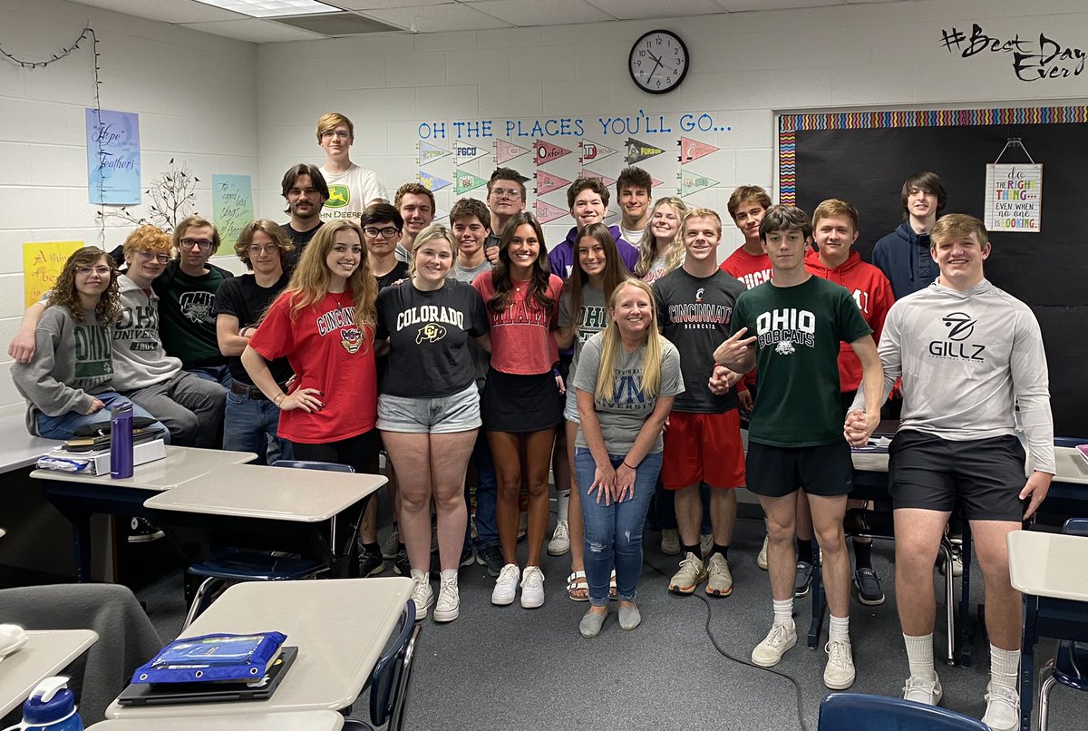 mrsvanv's tweet photo. Had fun celebrating College Decision Day 2022 with my GHS seniors! https://t.co/3LkEc7GPT7