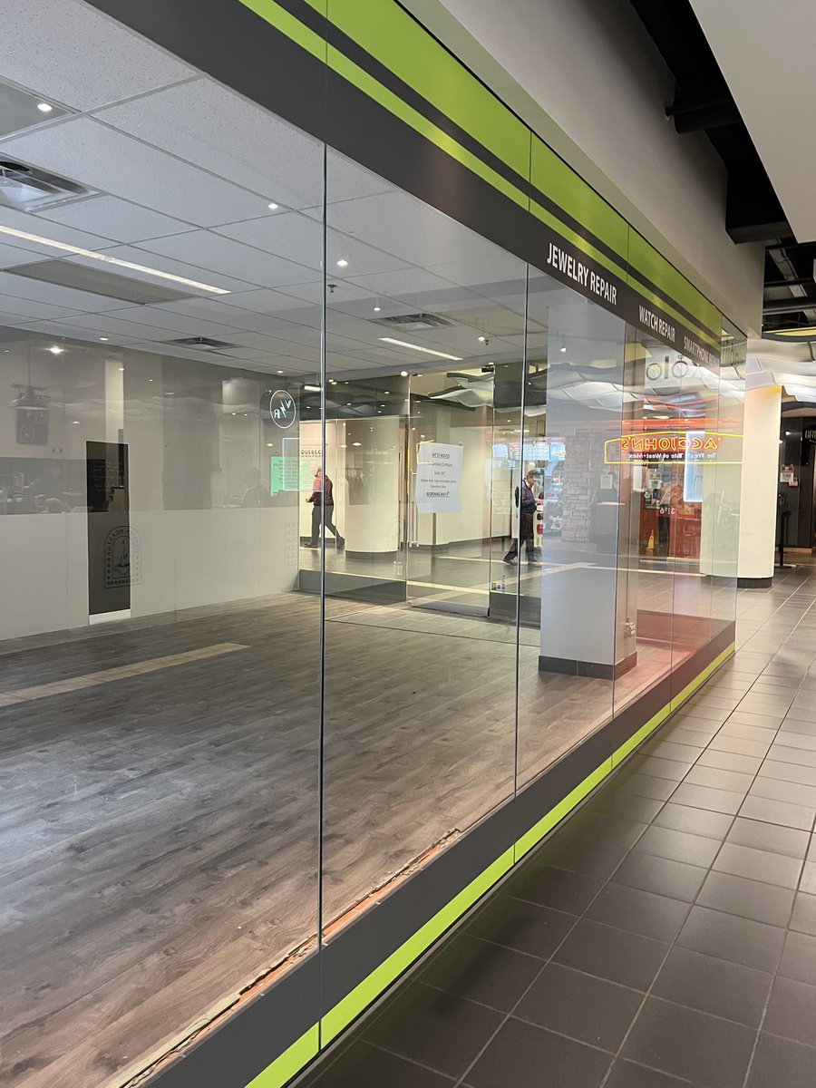 SkywayGal's tweet photo. Looking for @FixologyMN in the Six Quebec building? Just cross skyway into Gavidaae for their new snazzy location. @GittelsonJewel will move into the space from their tiny Northstar location! Great moves https://t.co/mPfevO4J4m