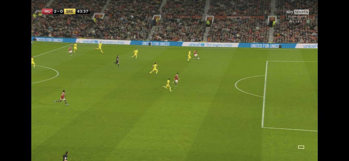 martyndowding's tweet photo. @GNev2 @Carra23 @SkySports #mnf     was this really a clear and obvious error? Like so many offsides in the premier league the past few seasons, it depends on the video frame the VAR choose to use 🤷🏻‍♂️ clearly behind the ball here. Can it really be deemed a clear and obvious error? https://t.co/NPqhbiRr2h